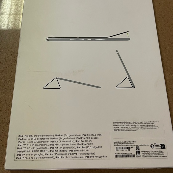 Black iPad Smart Cover - Picture 6 of 7